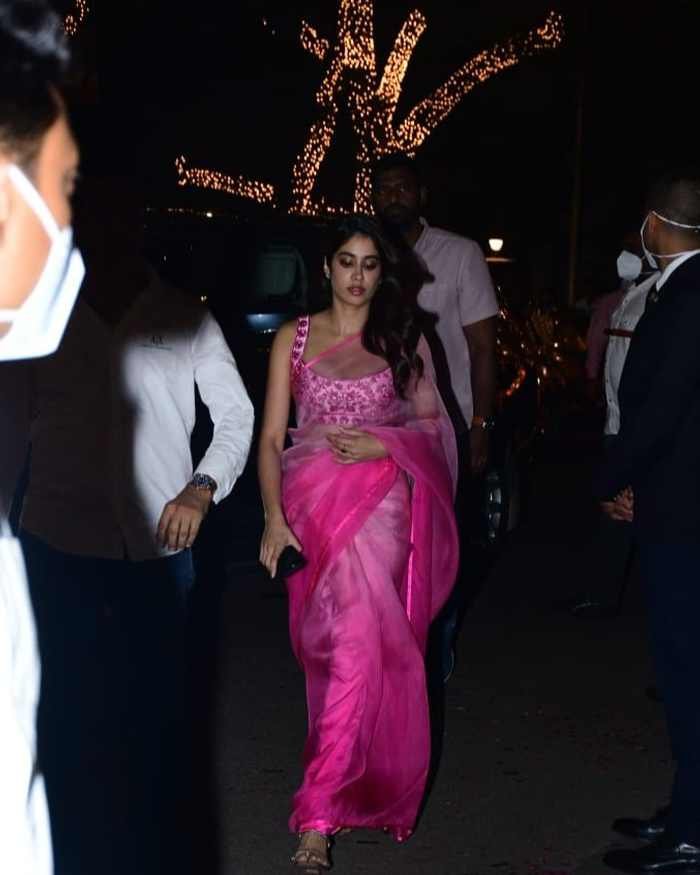 anant ambani engagement_teluguvox 3